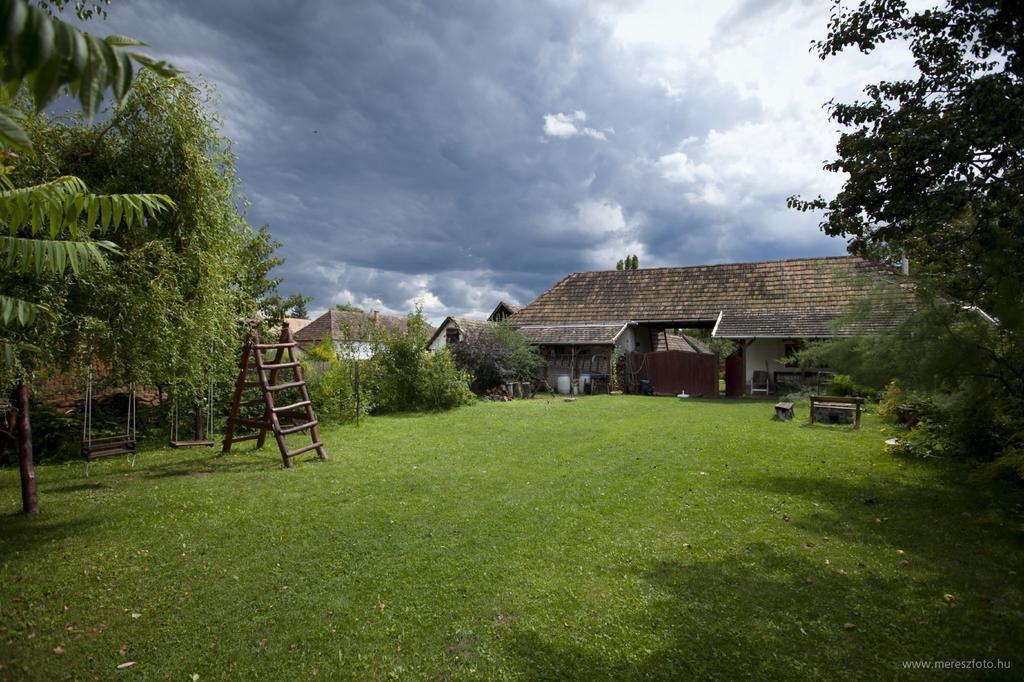 Acs Kuria Hotel Bodony Exterior photo