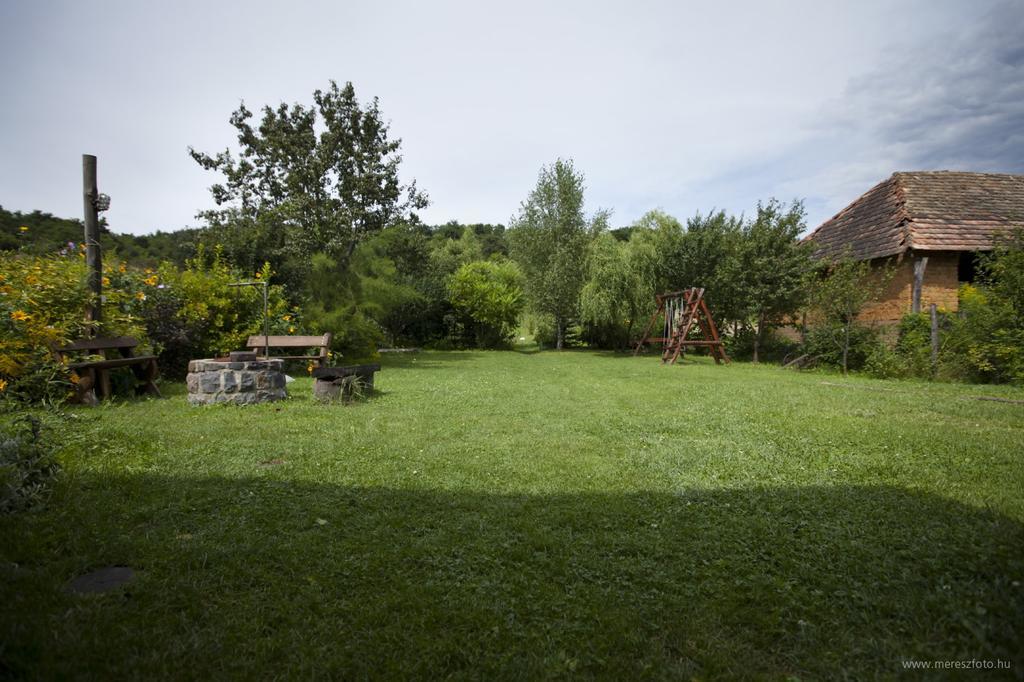 Acs Kuria Hotel Bodony Exterior photo